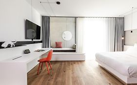 KPM Hotel & Residences